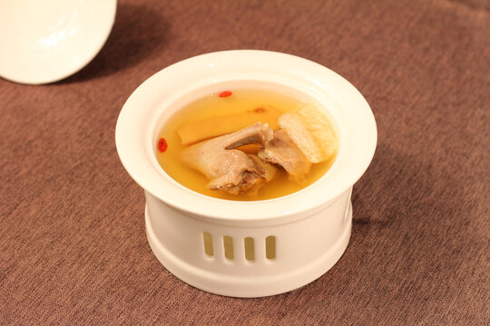 老火走地鸡汤