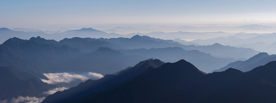 群山高山山脉山峦宽幅风光