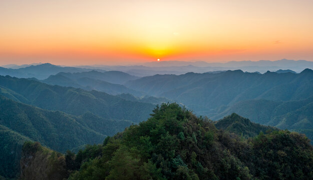 山顶山脉山川森林日落夕阳