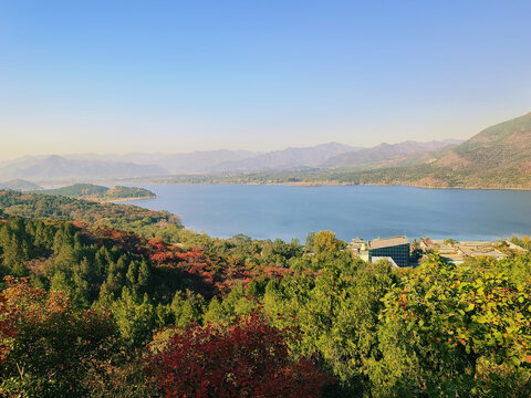 北京十三陵水库秋景