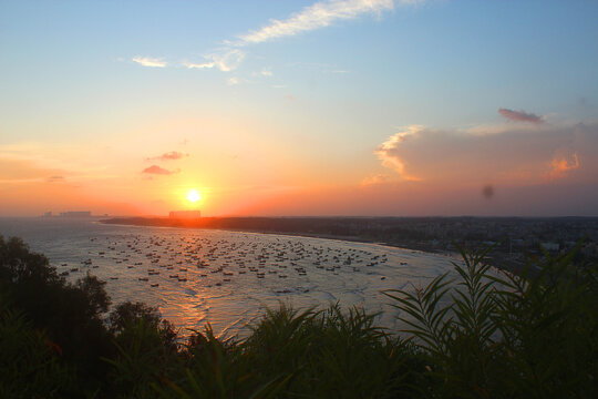 夕阳海滩