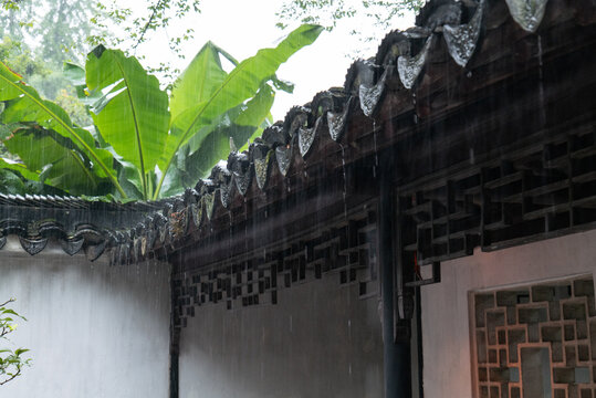 海棠春坞雨景