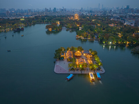 济南大明湖夜景