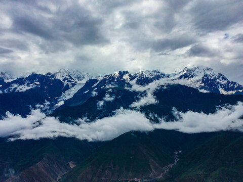 梅里十三峰