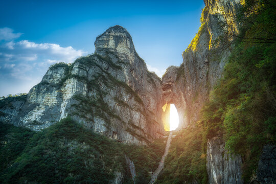 张家界天门山洞