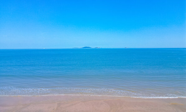 海天一线蓝色背景