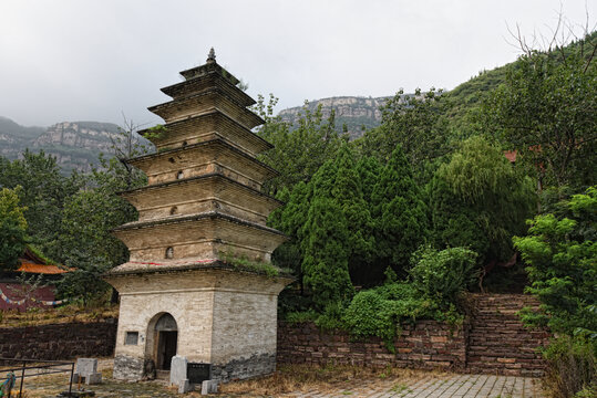 洪谷寺塔