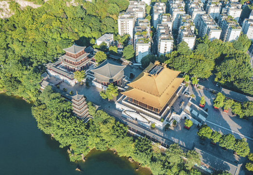 俯瞰水边的亭台楼阁广西柳州文庙