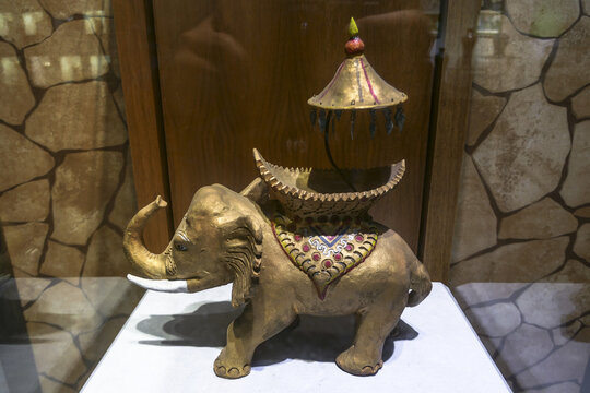 傣族红陶象