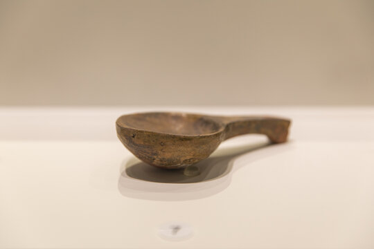 西汉原始瓷勺