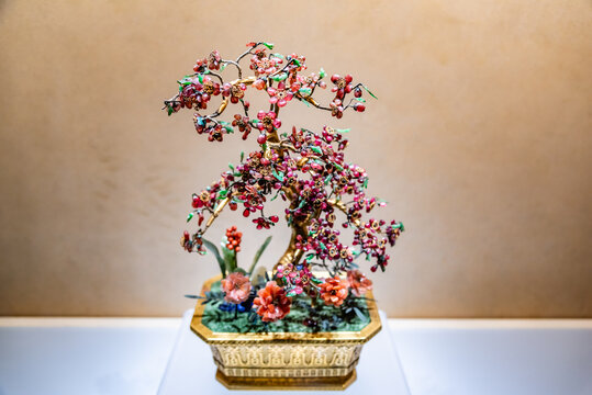 铜镀金錾寿字盆红宝石梅花盆景
