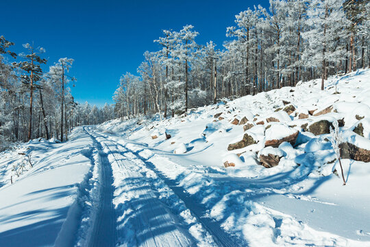 冬季积雪道路车辙