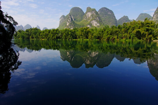 山水倒影河流唯美风景