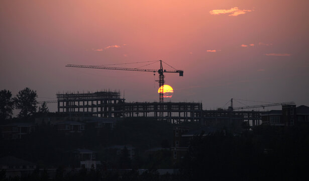 建筑工地夕阳