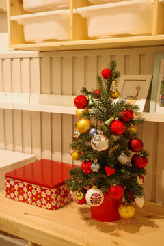 桌面摆放圣诞节气氛桌面圣诞树