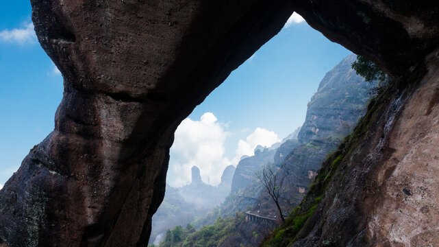 江西龙虎山象鼻山