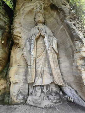 安岳石刻茗山寺风化石刻