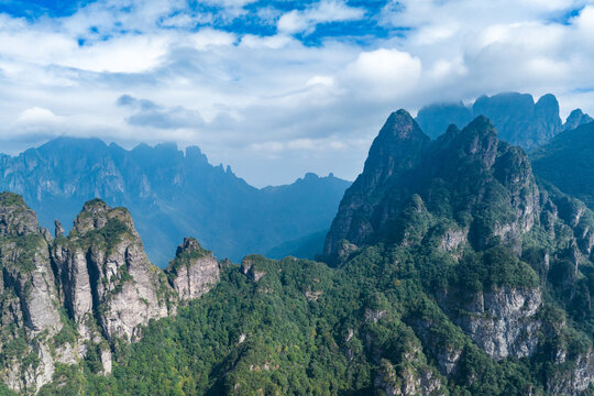 广西金秀五指山景区景观雄奇秀丽