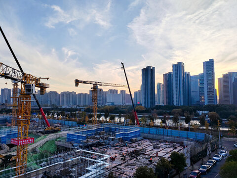 夕阳西下建筑工地