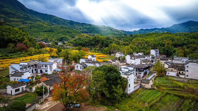 航拍青山环绕的皖南风光