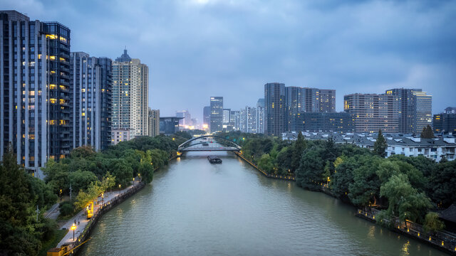 航拍杭州城北运河两岸夜色