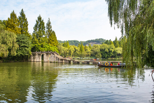 中国浙江绍兴东湖风景区