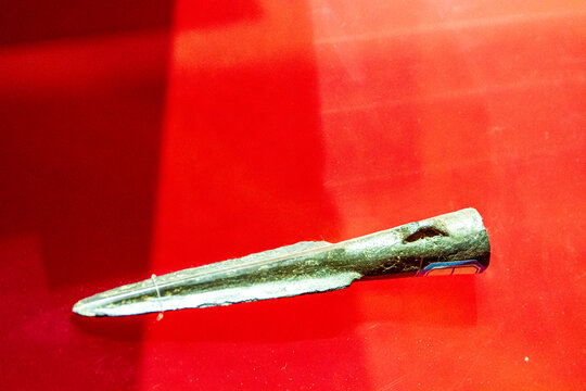 博物馆战国铜矛