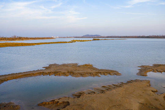 山东济南鹊山水库沉砂池湿地冬天