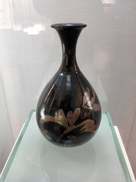 宋代黑釉铁花瓶