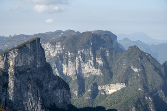 张家界天门山峰林