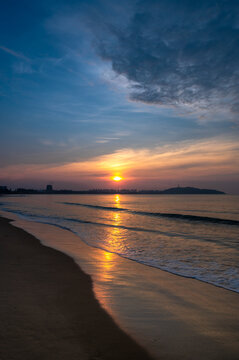 海上日出