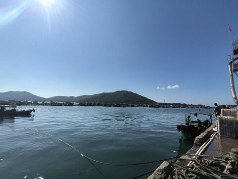 新村码头眺望南湾猴岛