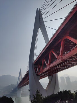 重庆东水门大桥仰望