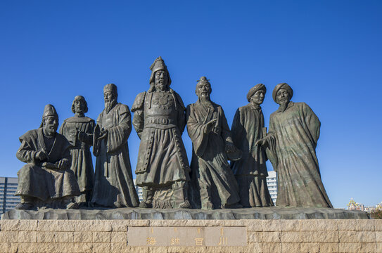 鄂尔多斯康巴什成吉思汗广场雕像