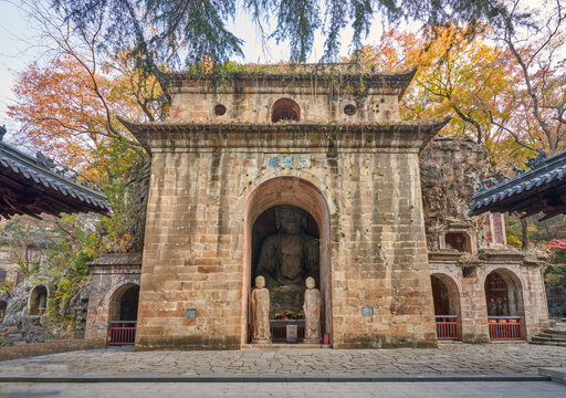 南京栖霞寺三圣殿