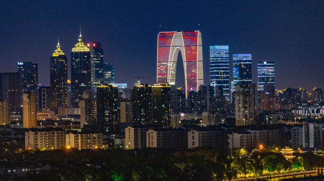 苏州东方之门夜景