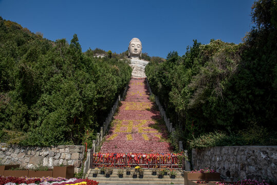 山西省太原蒙山大佛