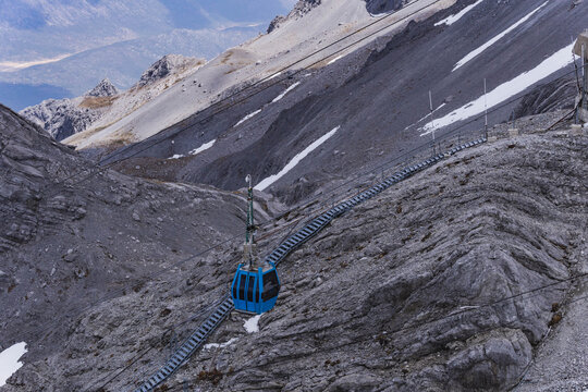 云南丽江玉龙雪山冰川公园大索道