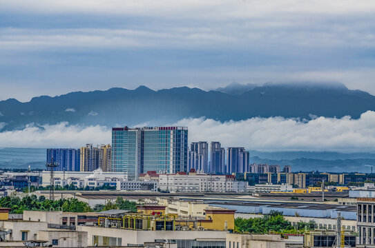 成都城市与远山