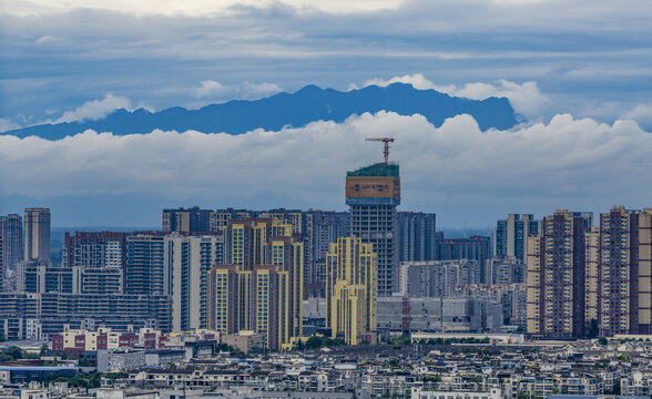 成都城市与远山