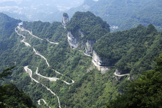 湖南张家界天门山盘山路