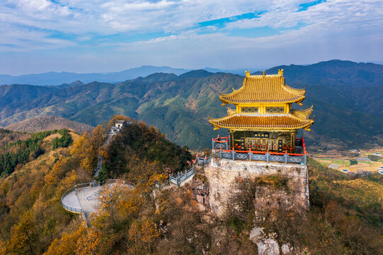 靖州飞山景区金顶秋色美丽风光