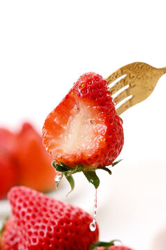 水分充足的草莓