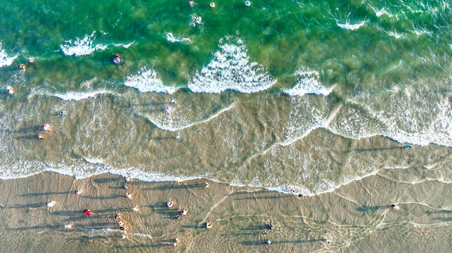 俯瞰沙扒湾海滩风光