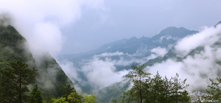 西南山区连绵群山