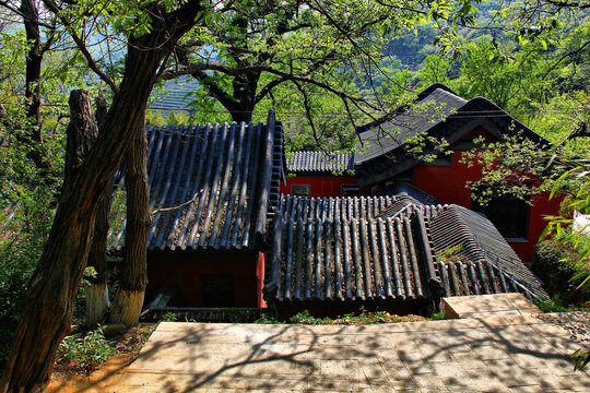 花果山寺庙中式屋檐屋顶