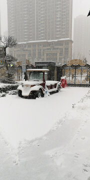 门口的大雪