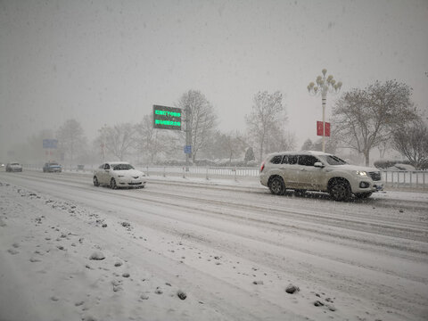 雪天开车