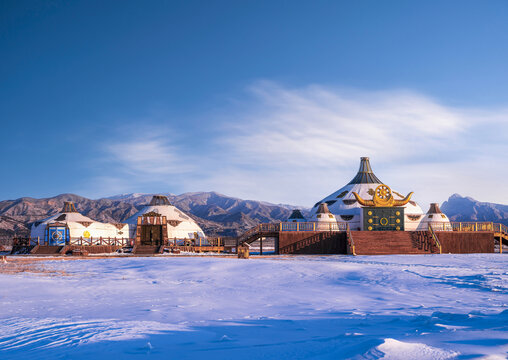 敕勒川草原蒙古包冬季雪景