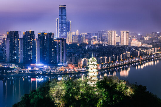 广西蟠龙山公园夜景